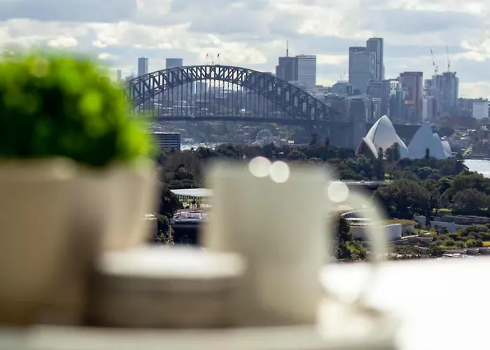 Stunning Harbour Bridge And Opera House Views!