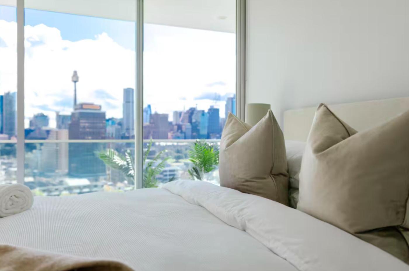 Stunning Harbour Bridge And Opera House Views!