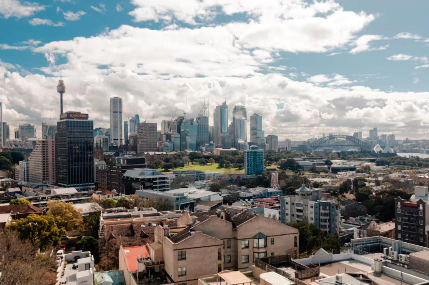 Stunning Harbour Bridge And Opera House Views! Apartment